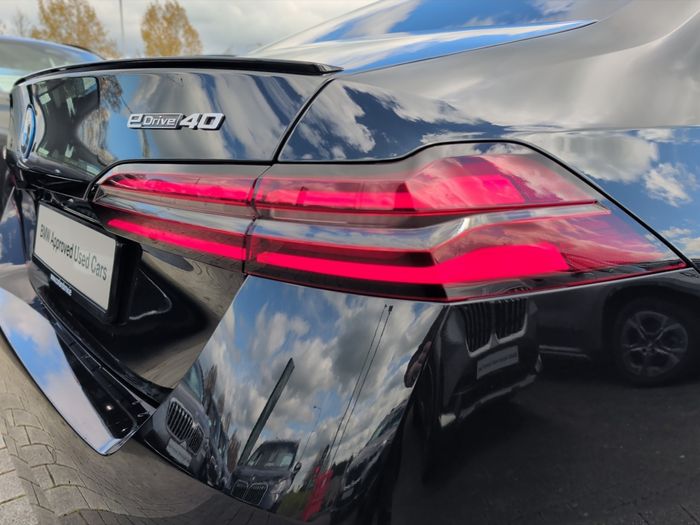 BMW i5 2024