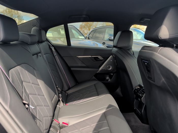 BMW i5 2024
