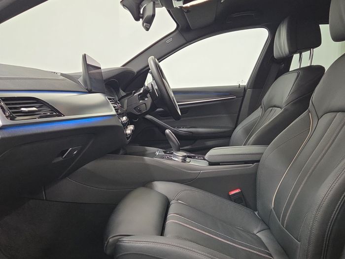BMW 5 Series 2021