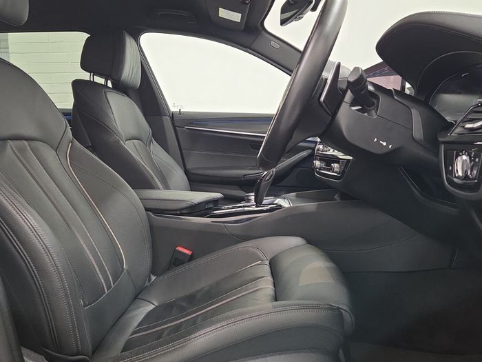 BMW 5 Series 2021