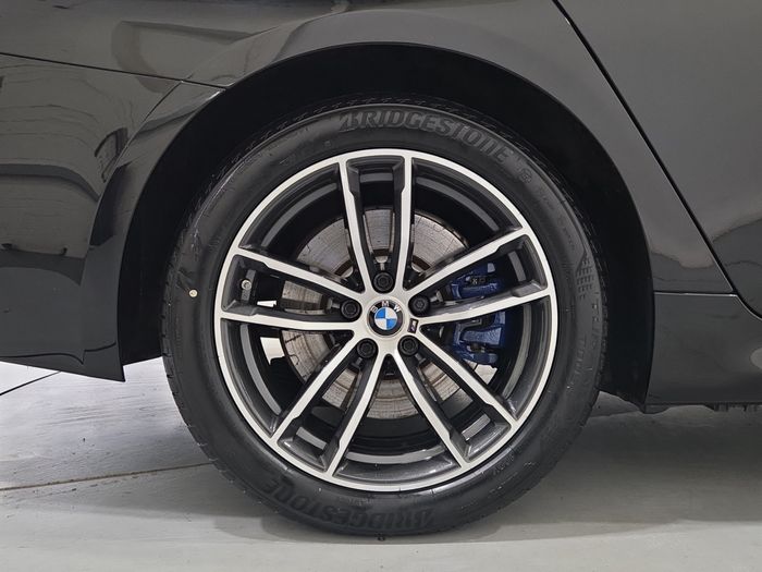 BMW 5 Series 2021