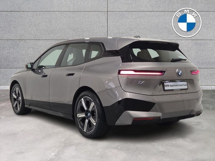 BMW IX 2025
