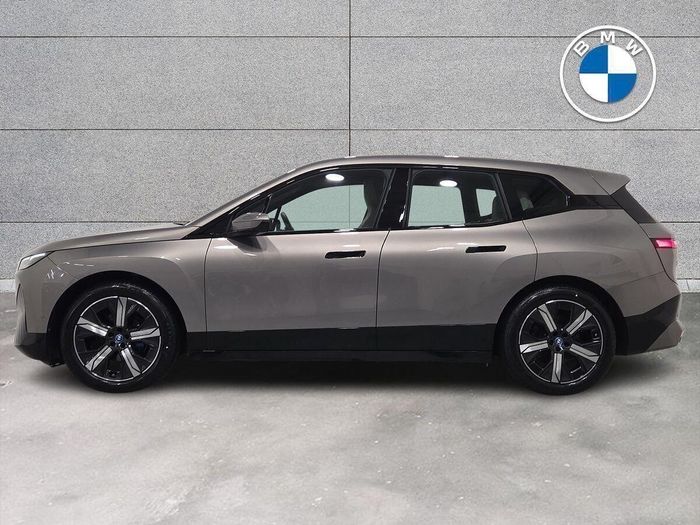 BMW IX 2025