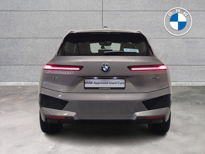BMW IX 2025