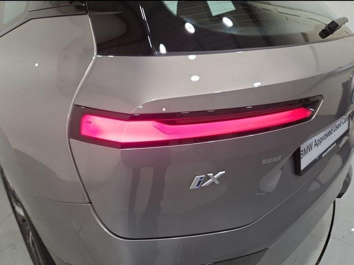 BMW IX 2025