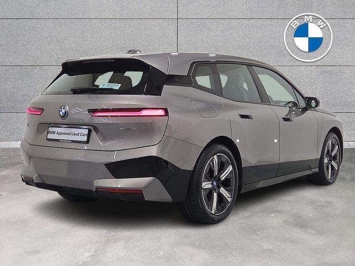 BMW IX 2025