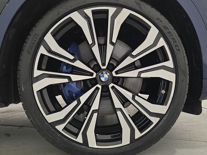 BMW X7 2023