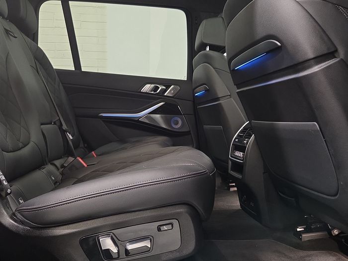 BMW X7 2023