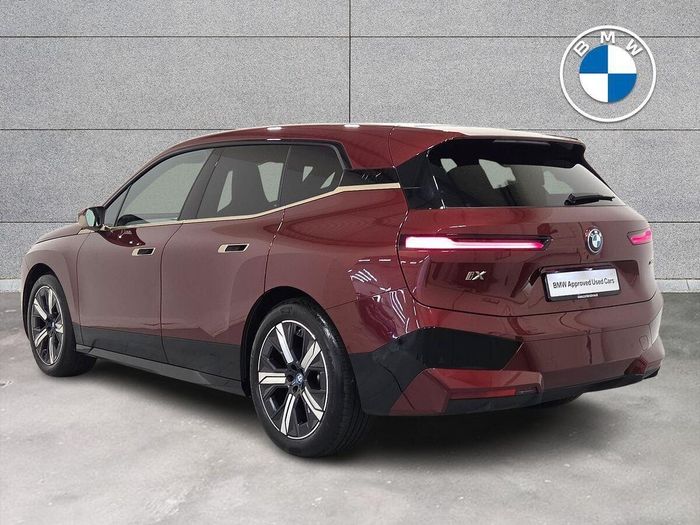 BMW IX 2025
