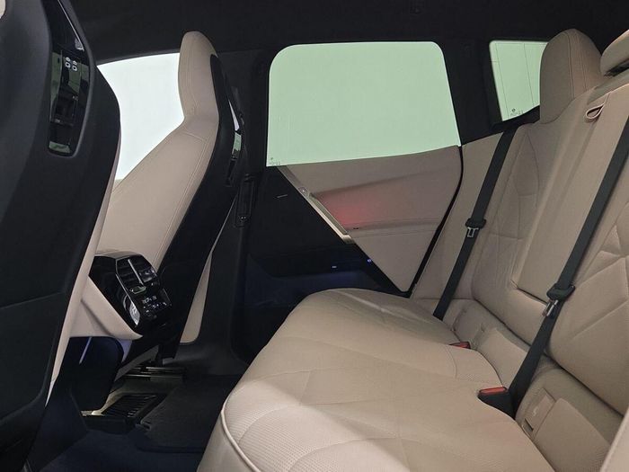 BMW IX 2025