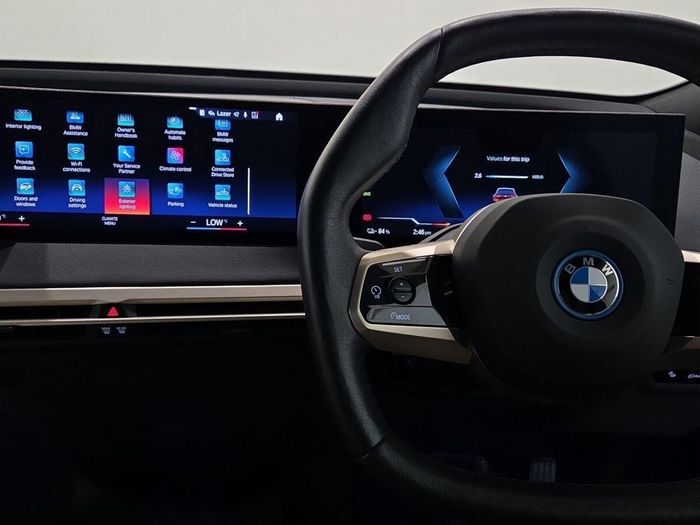 BMW IX 2025