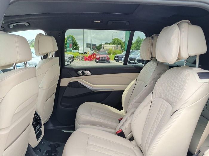 BMW X7 2022