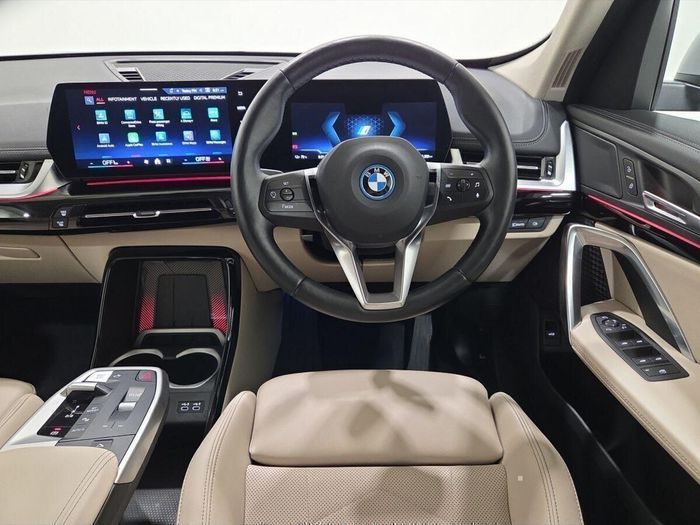 BMW iX1 2024