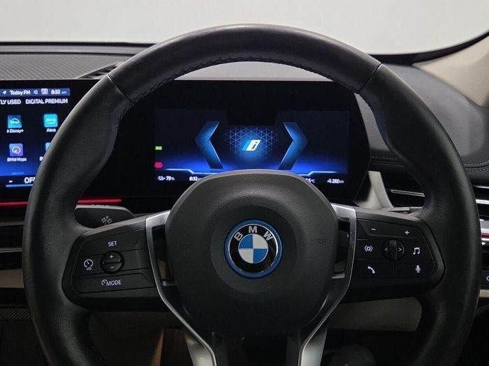 BMW iX1 2024