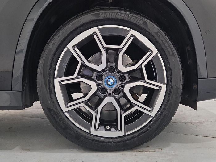 BMW iX1 2024
