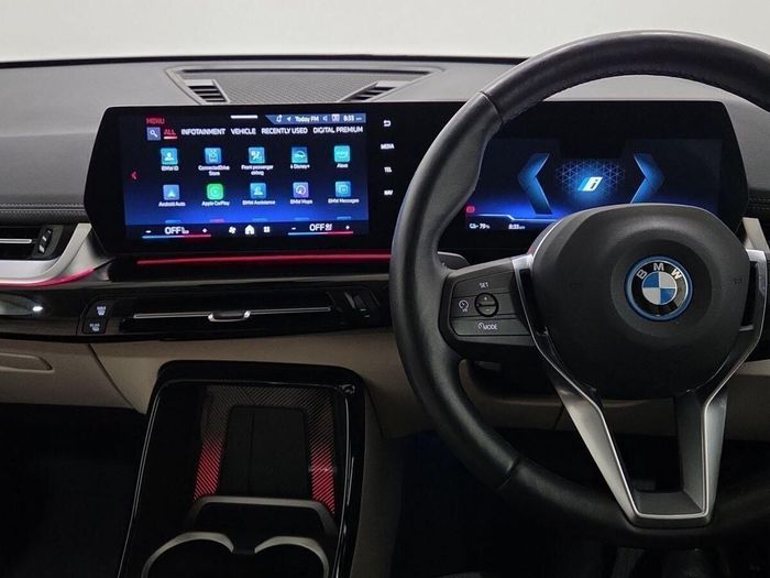 BMW iX1 2024