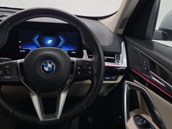 BMW iX1 2024