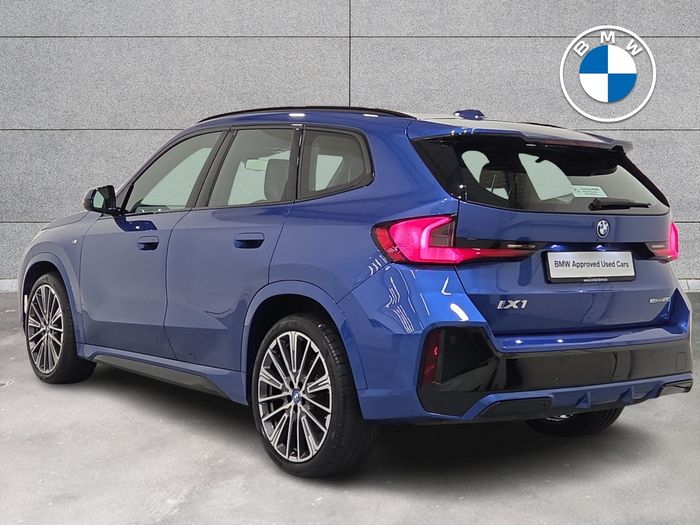 BMW iX1 2024