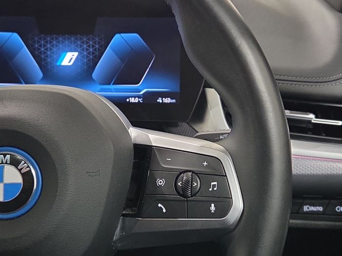 BMW iX1 2024