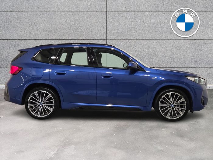 BMW iX1 2024