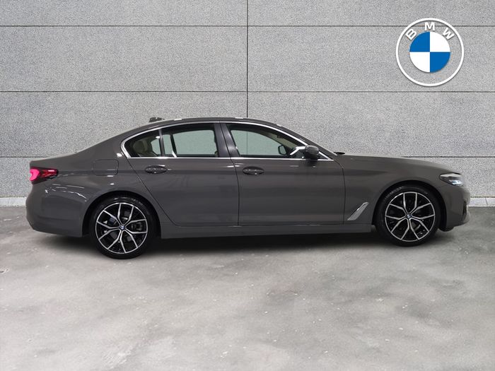 BMW 5 Series 2022