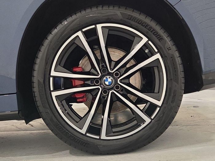 BMW iX3 2026