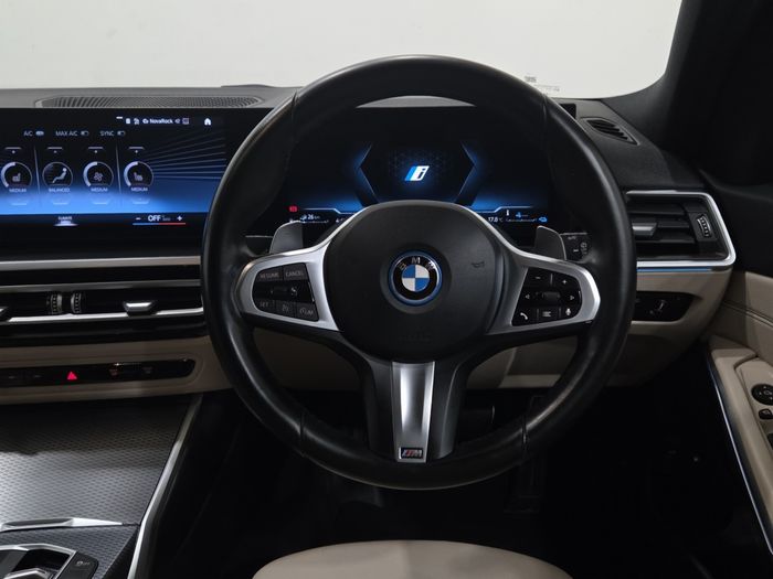 BMW 3 Series 2023