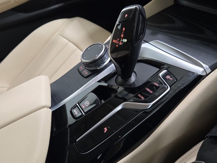 BMW 5 Series 2023
