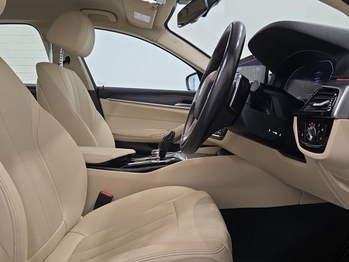 BMW 5 Series 2023