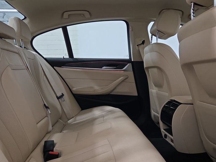 BMW 5 Series 2023