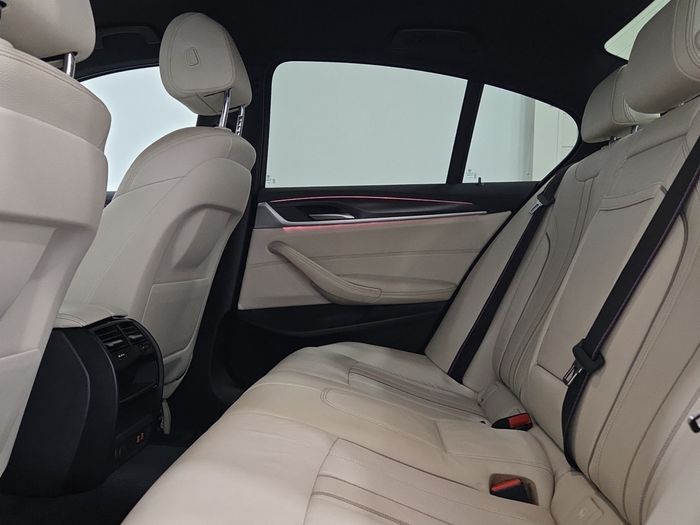 BMW 5 Series 2023
