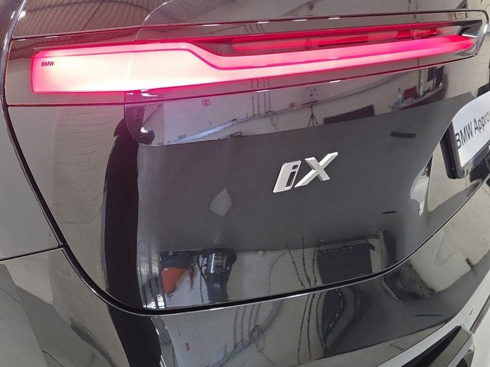 BMW IX 2025