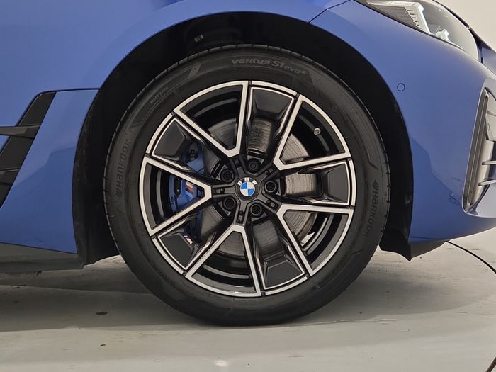 BMW i4 2025