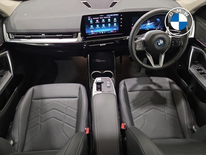 BMW iX1 2025