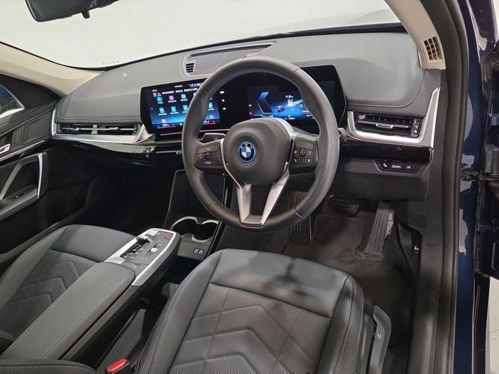 BMW iX1 2025