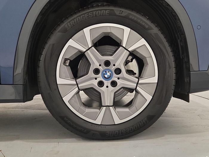BMW iX1 2025