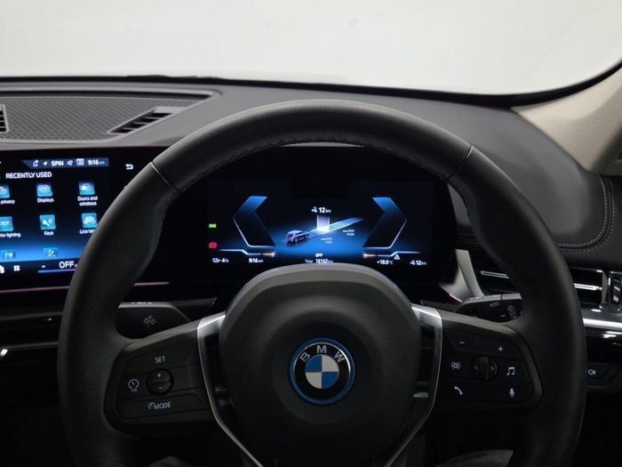 BMW iX1 2025