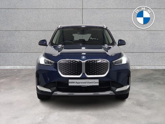 BMW iX1 2025