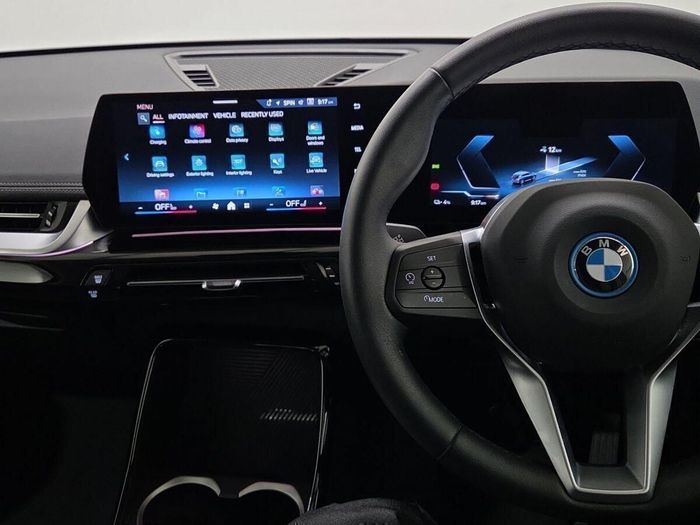 BMW iX1 2025