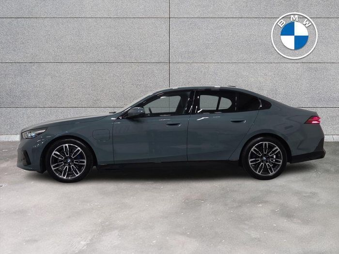 BMW 5 Series 2025
