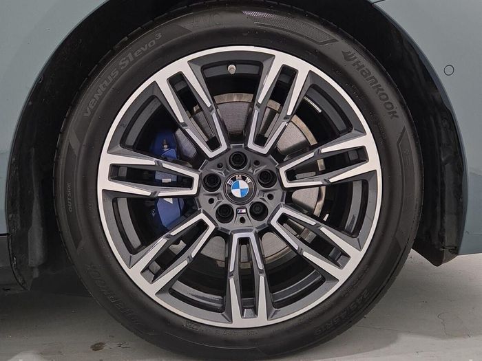 BMW 5 Series 2025