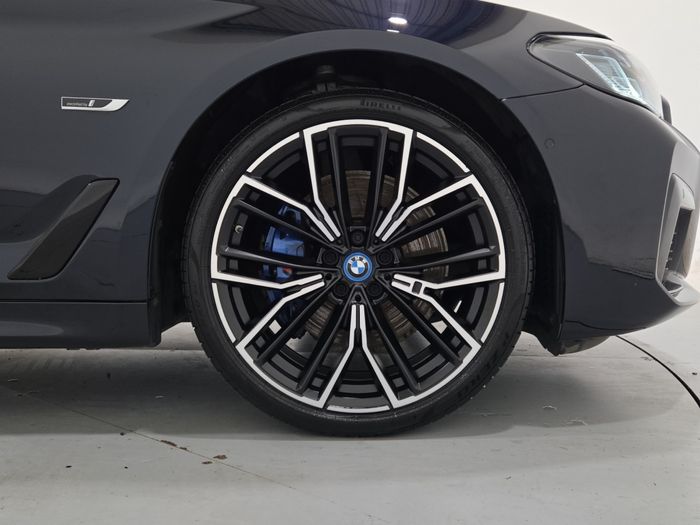 BMW 5 Series 2023