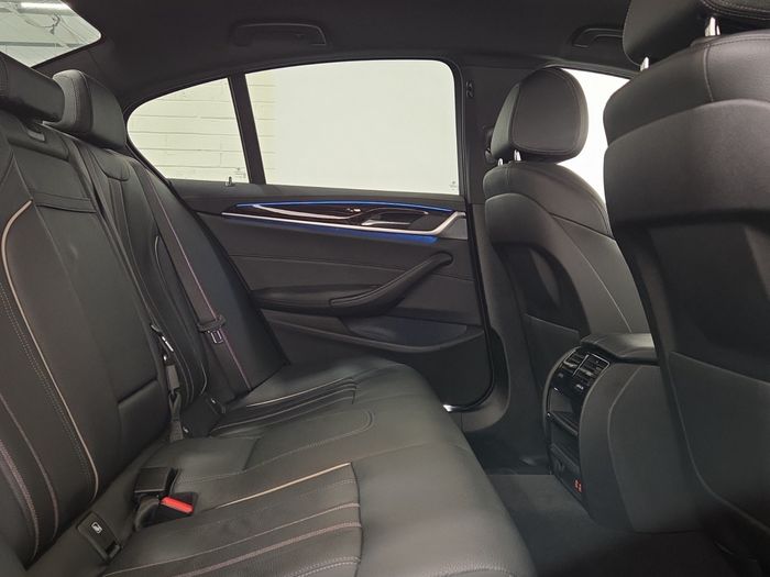 BMW 5 Series 2023