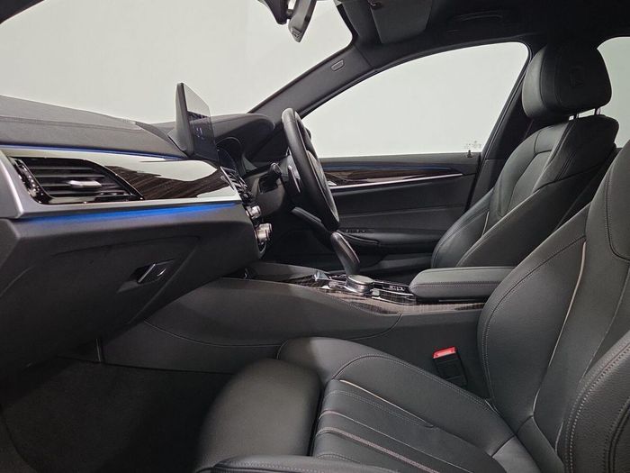 BMW 5 Series 2023