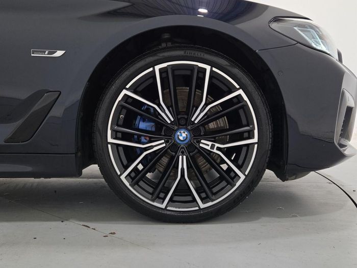 BMW 5 Series 2023