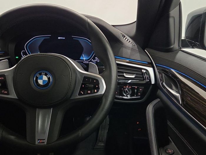 BMW 5 Series 2023