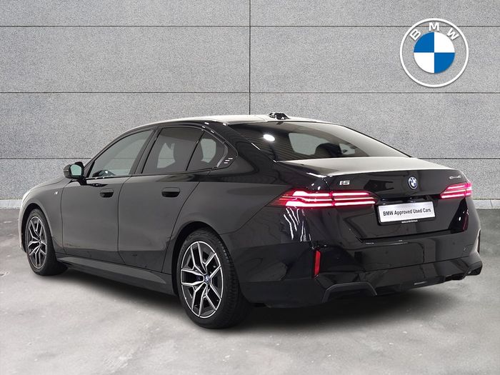 BMW i5 2025