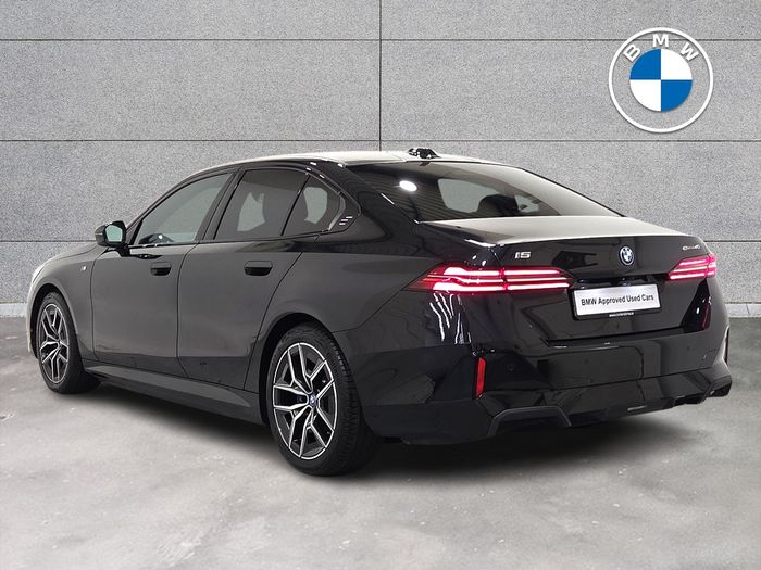 BMW i5 2025