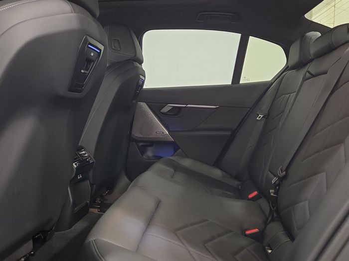 BMW i5 2025