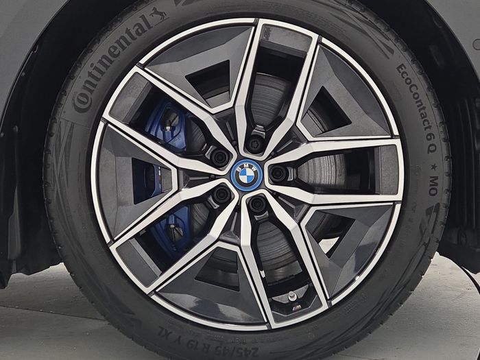 BMW i5 2025